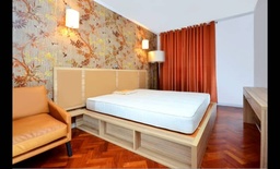 6 x 7 Bed with Raised - up panels on head board with 2 bed side cabinet with one drawer each beach colour